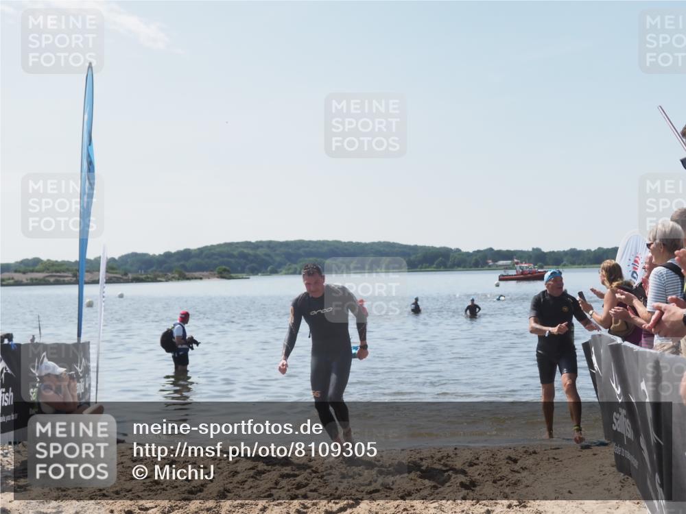 22.06.2025 - Viking Triathlon MichiJ http://msf.ph/oto/8109305 22.06.2025 10:58:25 Schwimmen 359, 403 meine-sportfotos.de