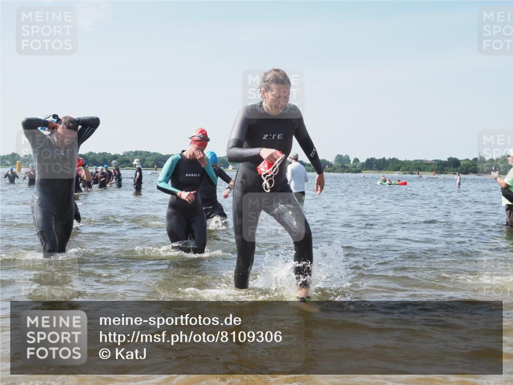 22.06.2025 - Viking Triathlon KatJ http://msf.ph/oto/8109306 22.06.2025 10:38:41 Schwimmen 22, 85, 135, 156, 164, 211, 215, 315, 327, 419, 601, 603, 659 meine-sportfotos.de