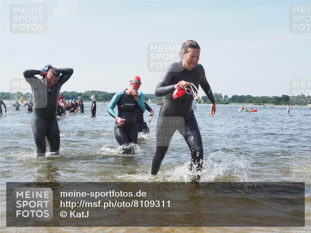 22.06.2025 - Viking Triathlon KatJ http://msf.ph/oto/8109311 22.06.2025 10:38:41 Schwimmen 22, 85, 135, 156, 164, 211, 215, 315, 327, 419, 601, 603, 659 meine-sportfotos.de