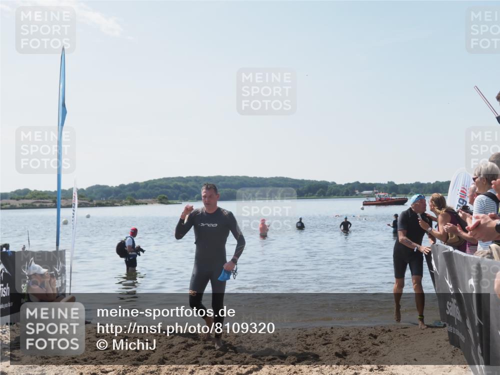 22.06.2025 - Viking Triathlon MichiJ http://msf.ph/oto/8109320 22.06.2025 10:58:25 Schwimmen 359, 403 meine-sportfotos.de