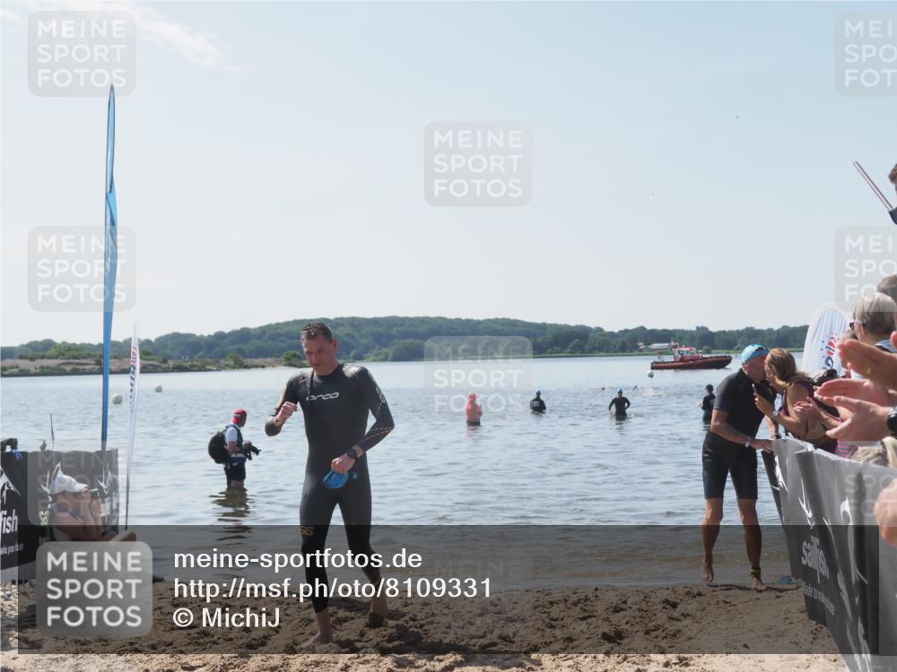 22.06.2025 - Viking Triathlon MichiJ http://msf.ph/oto/8109331 22.06.2025 10:58:26 Schwimmen 359, 403 meine-sportfotos.de