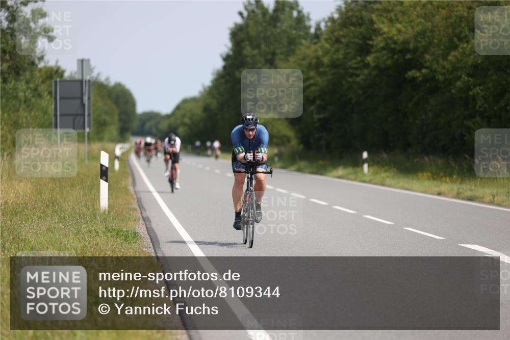 22.06.2025 - Viking Triathlon Yannick Fuchs http://msf.ph/oto/8109344 22.06.2025 11:33:47 Radfahren 25, 28, 290 meine-sportfotos.de