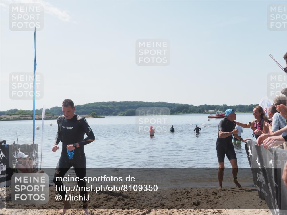 22.06.2025 - Viking Triathlon MichiJ http://msf.ph/oto/8109350 22.06.2025 10:58:26 Schwimmen 359, 403 meine-sportfotos.de