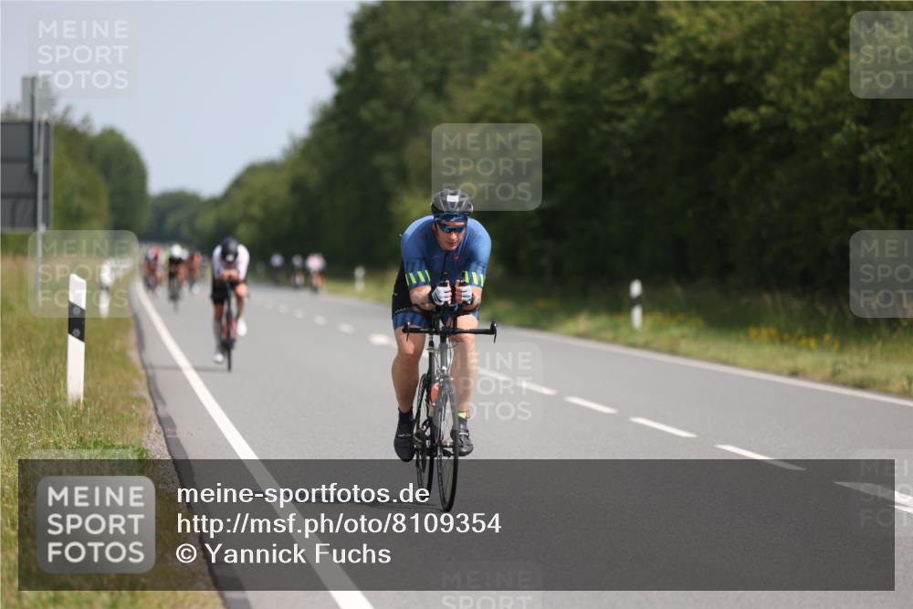 22.06.2025 - Viking Triathlon Yannick Fuchs http://msf.ph/oto/8109354 22.06.2025 11:33:48 Radfahren 25, 28, 290 meine-sportfotos.de
