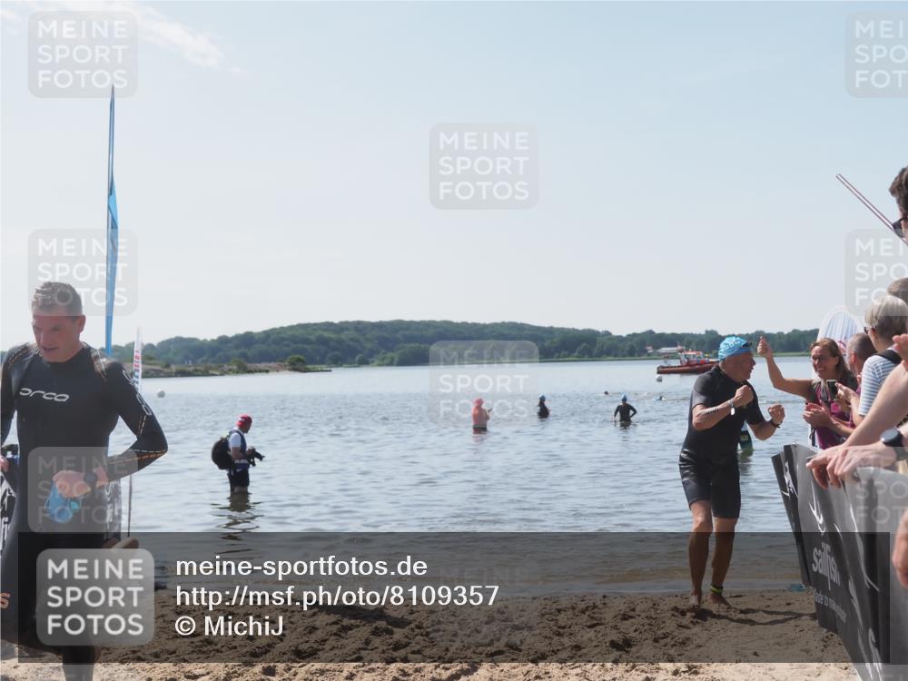 22.06.2025 - Viking Triathlon MichiJ http://msf.ph/oto/8109357 22.06.2025 10:58:27 Schwimmen 359, 403 meine-sportfotos.de