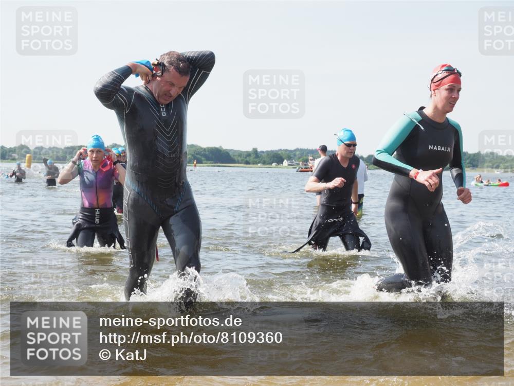 22.06.2025 - Viking Triathlon KatJ http://msf.ph/oto/8109360 22.06.2025 10:38:43 Schwimmen 22, 85, 135, 156, 164, 211, 215, 315, 327, 336, 601, 659 meine-sportfotos.de