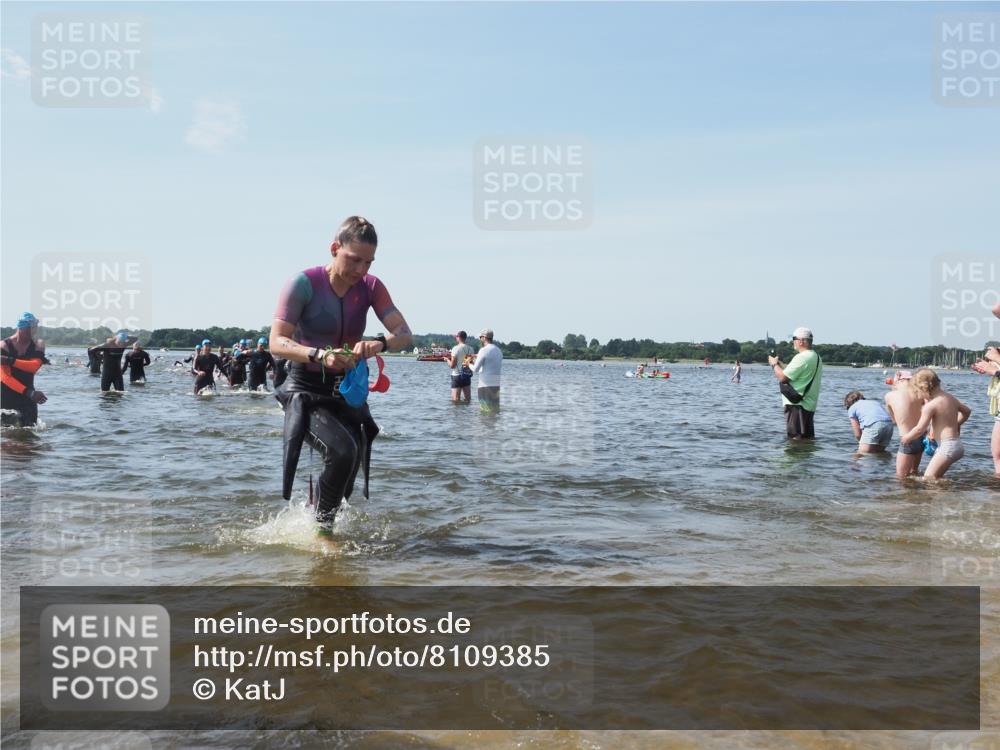 22.06.2025 - Viking Triathlon KatJ http://msf.ph/oto/8109385 22.06.2025 10:38:46 Schwimmen 26, 85, 135, 156, 164, 210, 211, 215, 315, 327, 336, 601 meine-sportfotos.de