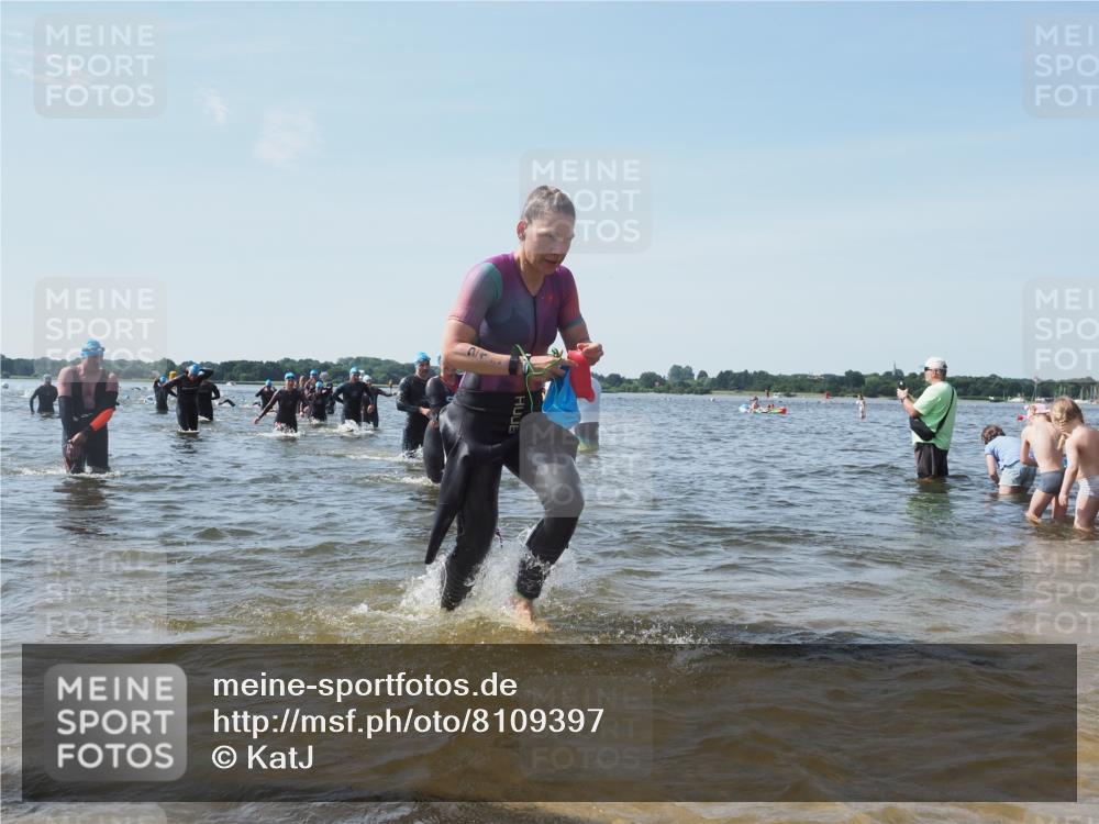 22.06.2025 - Viking Triathlon KatJ http://msf.ph/oto/8109397 22.06.2025 10:38:47 Schwimmen 26, 40, 57, 85, 135, 156, 164, 210, 211, 215, 315, 327, 336 meine-sportfotos.de
