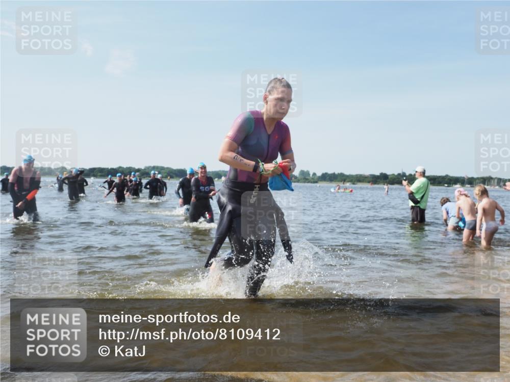 22.06.2025 - Viking Triathlon KatJ http://msf.ph/oto/8109412 22.06.2025 10:38:47 Schwimmen 26, 40, 57, 85, 135, 156, 164, 210, 211, 215, 315, 327, 336 meine-sportfotos.de