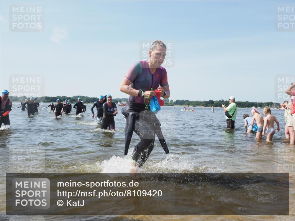 22.06.2025 - Viking Triathlon KatJ http://msf.ph/oto/8109420 22.06.2025 10:38:47 Schwimmen 26, 40, 57, 85, 135, 156, 164, 210, 211, 215, 315, 327, 336 meine-sportfotos.de
