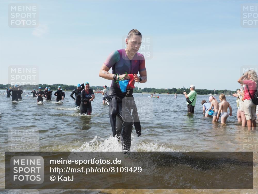22.06.2025 - Viking Triathlon KatJ http://msf.ph/oto/8109429 22.06.2025 10:38:47 Schwimmen 26, 40, 57, 85, 135, 156, 164, 210, 211, 215, 315, 327, 336 meine-sportfotos.de