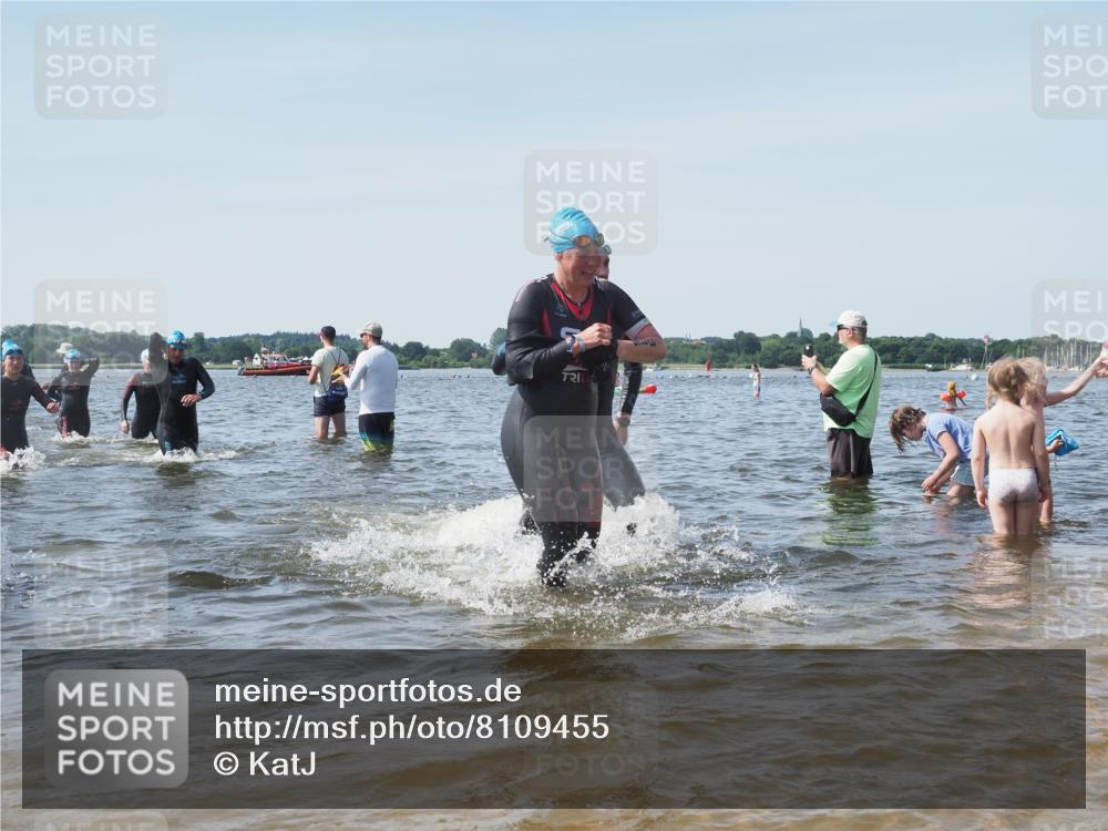 22.06.2025 - Viking Triathlon KatJ http://msf.ph/oto/8109455 22.06.2025 10:38:50 Schwimmen 26, 40, 57, 135, 164, 185, 210, 211, 215, 315, 327, 336, 408, 416 meine-sportfotos.de