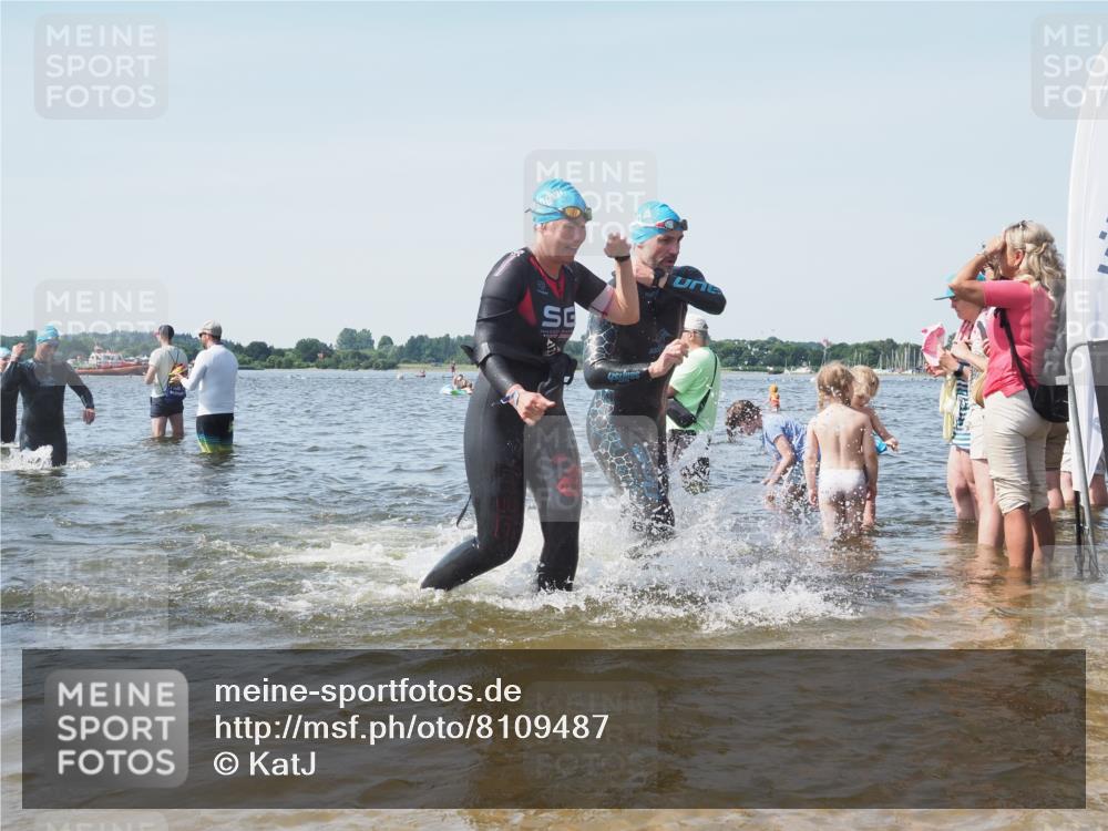 22.06.2025 - Viking Triathlon KatJ http://msf.ph/oto/8109487 22.06.2025 10:38:51 Schwimmen 26, 40, 57, 135, 164, 185, 210, 211, 315, 327, 336, 408, 416 meine-sportfotos.de