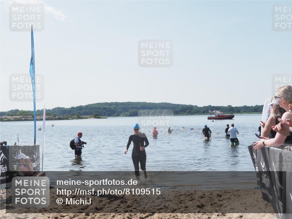 22.06.2025 - Viking Triathlon MichiJ http://msf.ph/oto/8109515 22.06.2025 10:58:54 Schwimmen 234, 268 meine-sportfotos.de