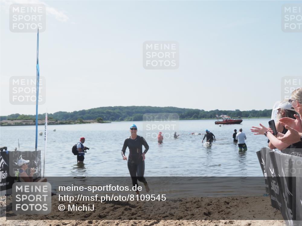 22.06.2025 - Viking Triathlon MichiJ http://msf.ph/oto/8109545 22.06.2025 10:58:55 Schwimmen 234, 268 meine-sportfotos.de