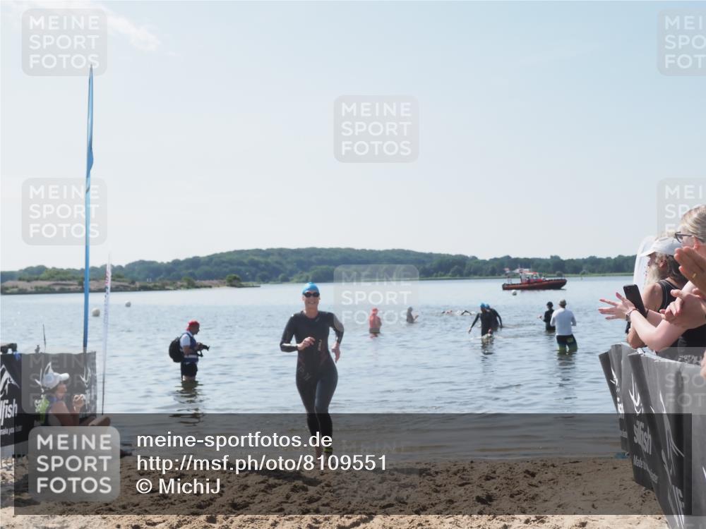 22.06.2025 - Viking Triathlon MichiJ http://msf.ph/oto/8109551 22.06.2025 10:58:55 Schwimmen 234, 268 meine-sportfotos.de