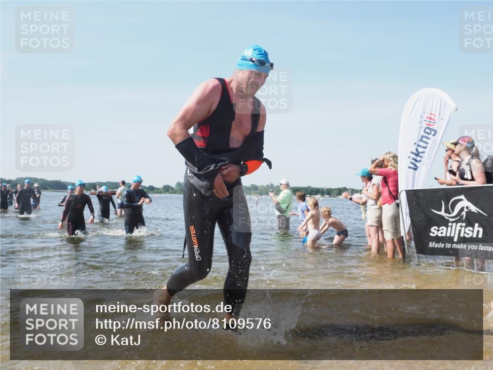 22.06.2025 - Viking Triathlon KatJ http://msf.ph/oto/8109576 22.06.2025 10:38:53 Schwimmen 26, 40, 57, 135, 164, 181, 185, 210, 211, 315, 327, 336, 408, 416, 451 meine-sportfotos.de