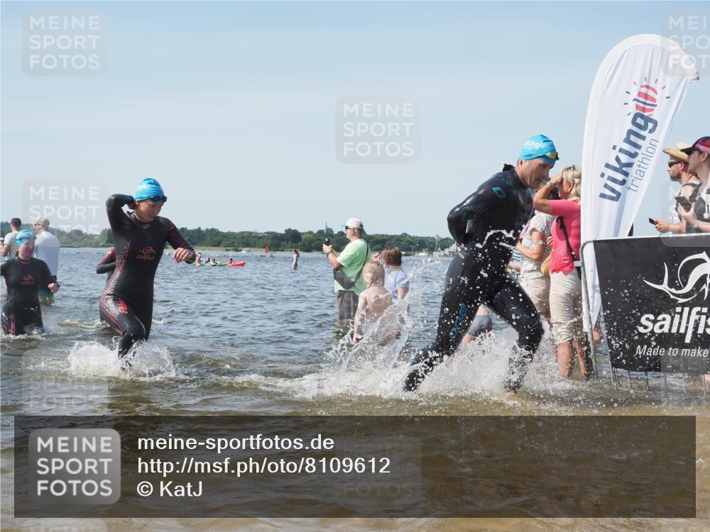 22.06.2025 - Viking Triathlon KatJ http://msf.ph/oto/8109612 22.06.2025 10:38:57 Schwimmen 26, 40, 57, 79, 135, 148, 181, 185, 210, 211, 336, 408, 416, 451, 654 meine-sportfotos.de