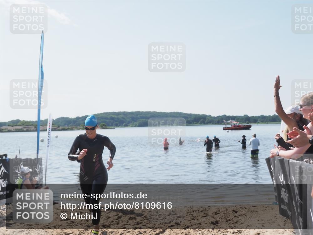 22.06.2025 - Viking Triathlon MichiJ http://msf.ph/oto/8109616 22.06.2025 10:58:57 Schwimmen 234, 268 meine-sportfotos.de