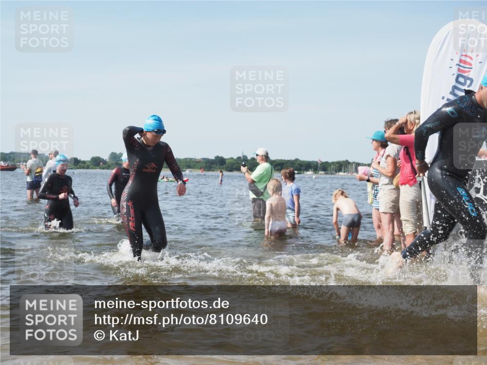 22.06.2025 - Viking Triathlon KatJ http://msf.ph/oto/8109640 22.06.2025 10:38:57 Schwimmen 26, 40, 57, 79, 135, 148, 181, 185, 210, 211, 336, 408, 416, 451, 654 meine-sportfotos.de