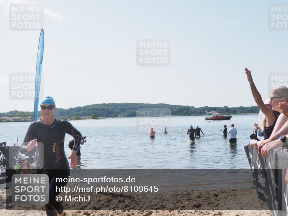 22.06.2025 - Viking Triathlon MichiJ http://msf.ph/oto/8109645 22.06.2025 10:58:57 Schwimmen 234, 268 meine-sportfotos.de