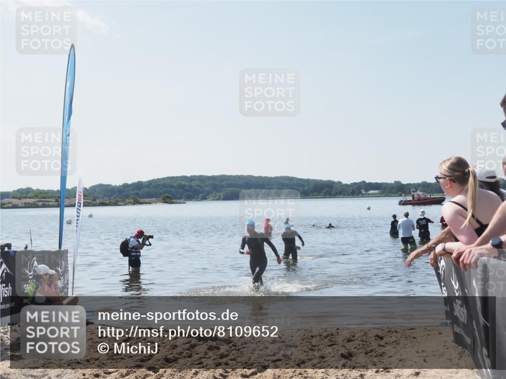 22.06.2025 - Viking Triathlon MichiJ http://msf.ph/oto/8109652 22.06.2025 10:59:09 Schwimmen 222, 234 meine-sportfotos.de