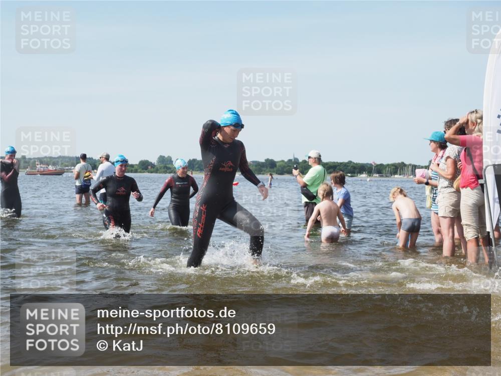 22.06.2025 - Viking Triathlon KatJ http://msf.ph/oto/8109659 22.06.2025 10:38:57 Schwimmen 26, 40, 57, 79, 135, 148, 181, 185, 210, 211, 336, 408, 416, 451, 654 meine-sportfotos.de