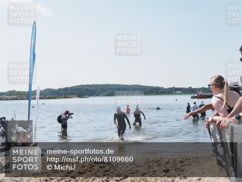 22.06.2025 - Viking Triathlon MichiJ http://msf.ph/oto/8109660 22.06.2025 10:59:09 Schwimmen 222, 234 meine-sportfotos.de