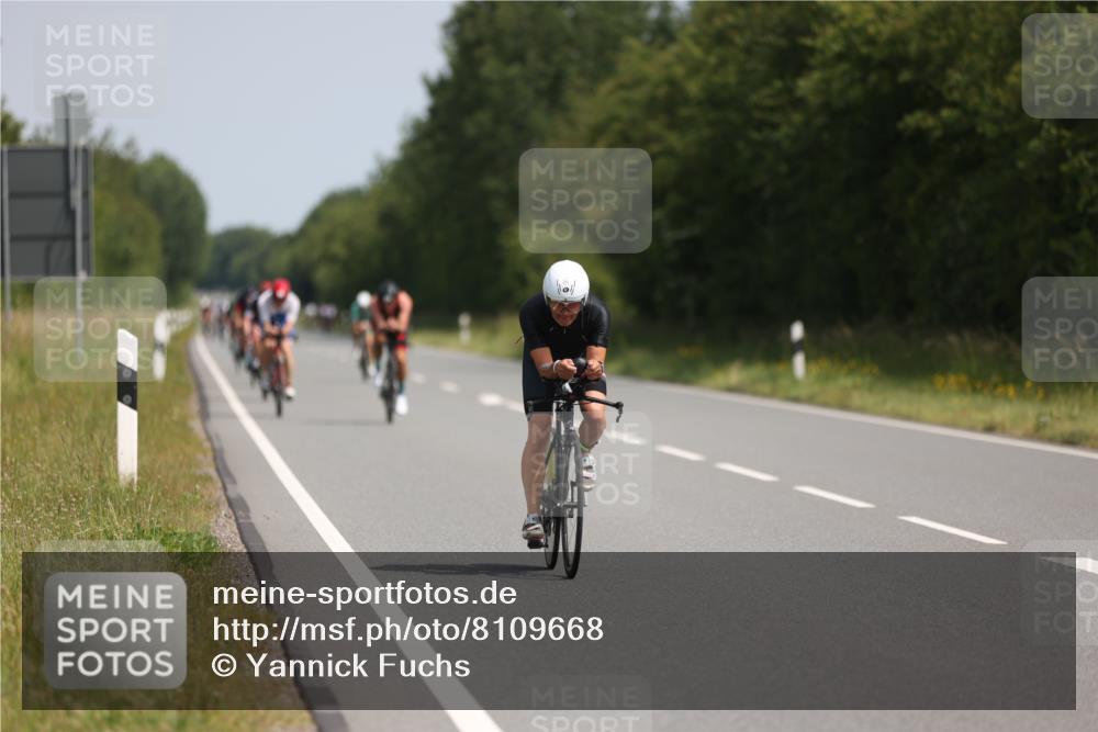 22.06.2025 - Viking Triathlon Yannick Fuchs http://msf.ph/oto/8109668 22.06.2025 11:33:58 Radfahren 28, 65, 184, 199, 283, 327, 369, 621, 635 meine-sportfotos.de