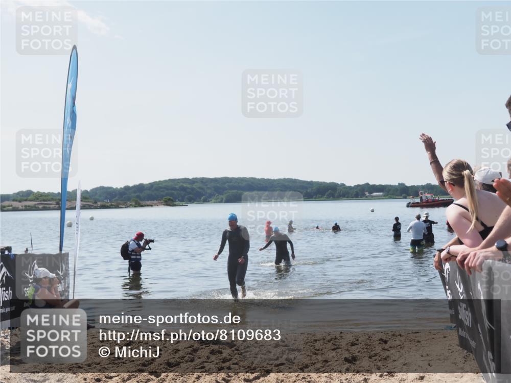 22.06.2025 - Viking Triathlon MichiJ http://msf.ph/oto/8109683 22.06.2025 10:59:10 Schwimmen 222, 234 meine-sportfotos.de