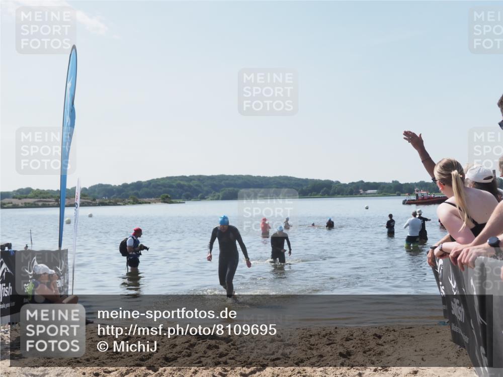 22.06.2025 - Viking Triathlon MichiJ http://msf.ph/oto/8109695 22.06.2025 10:59:10 Schwimmen 222, 234 meine-sportfotos.de