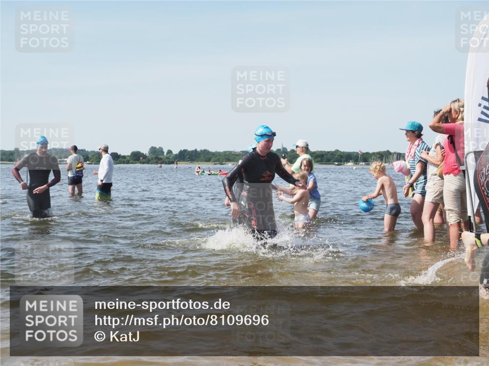 22.06.2025 - Viking Triathlon KatJ http://msf.ph/oto/8109696 22.06.2025 10:38:59 Schwimmen 26, 40, 57, 79, 135, 148, 181, 185, 210, 211, 336, 351, 408, 416, 451, 654 meine-sportfotos.de