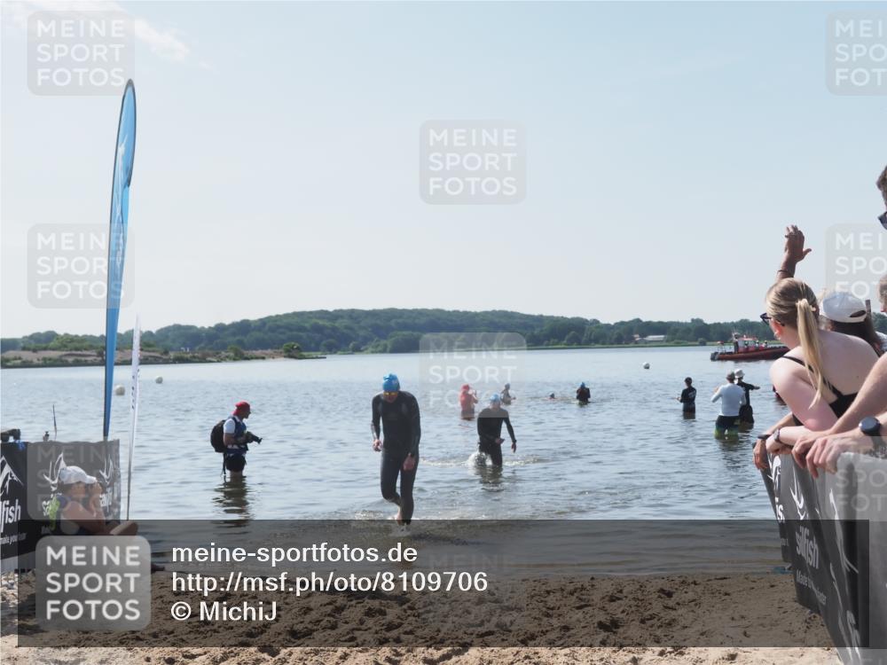 22.06.2025 - Viking Triathlon MichiJ http://msf.ph/oto/8109706 22.06.2025 10:59:10 Schwimmen 222, 234 meine-sportfotos.de