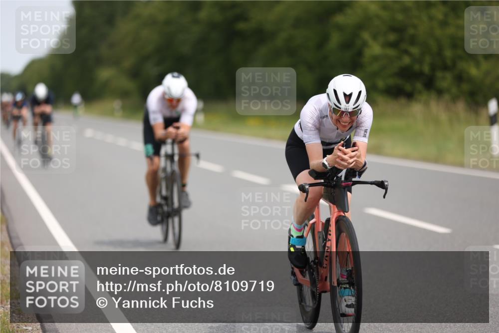 22.06.2025 - Viking Triathlon Yannick Fuchs http://msf.ph/oto/8109719 22.06.2025 12:14:45 Radfahren 182, 210, 241, 254, 329, 353, 358, 411 meine-sportfotos.de