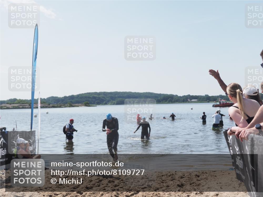 22.06.2025 - Viking Triathlon MichiJ http://msf.ph/oto/8109727 22.06.2025 10:59:11 Schwimmen 222, 234 meine-sportfotos.de