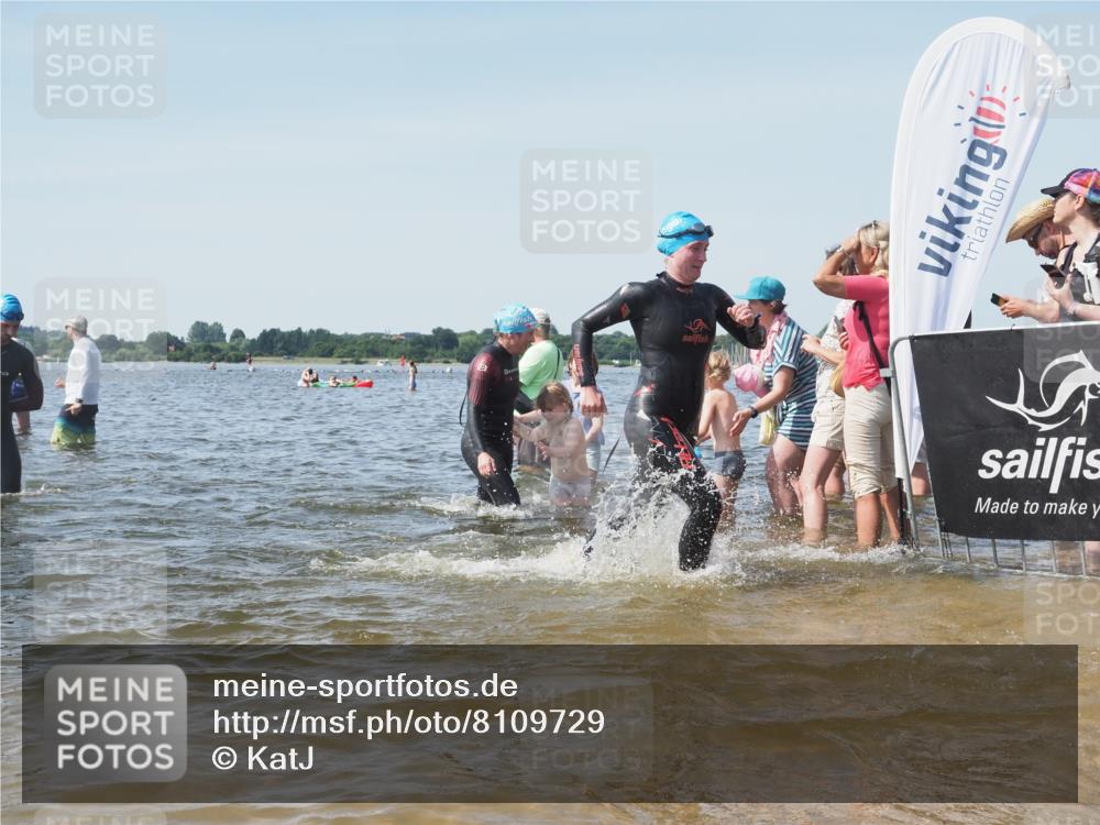 22.06.2025 - Viking Triathlon KatJ http://msf.ph/oto/8109729 22.06.2025 10:39:00 Schwimmen 26, 40, 57, 79, 148, 181, 185, 210, 211, 295, 336, 351, 408, 416, 451, 654 meine-sportfotos.de