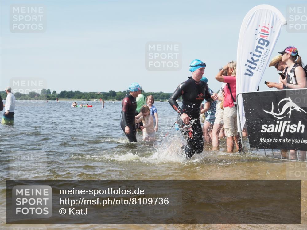 22.06.2025 - Viking Triathlon KatJ http://msf.ph/oto/8109736 22.06.2025 10:39:00 Schwimmen 26, 40, 57, 79, 148, 181, 185, 210, 211, 295, 336, 351, 408, 416, 451, 654 meine-sportfotos.de