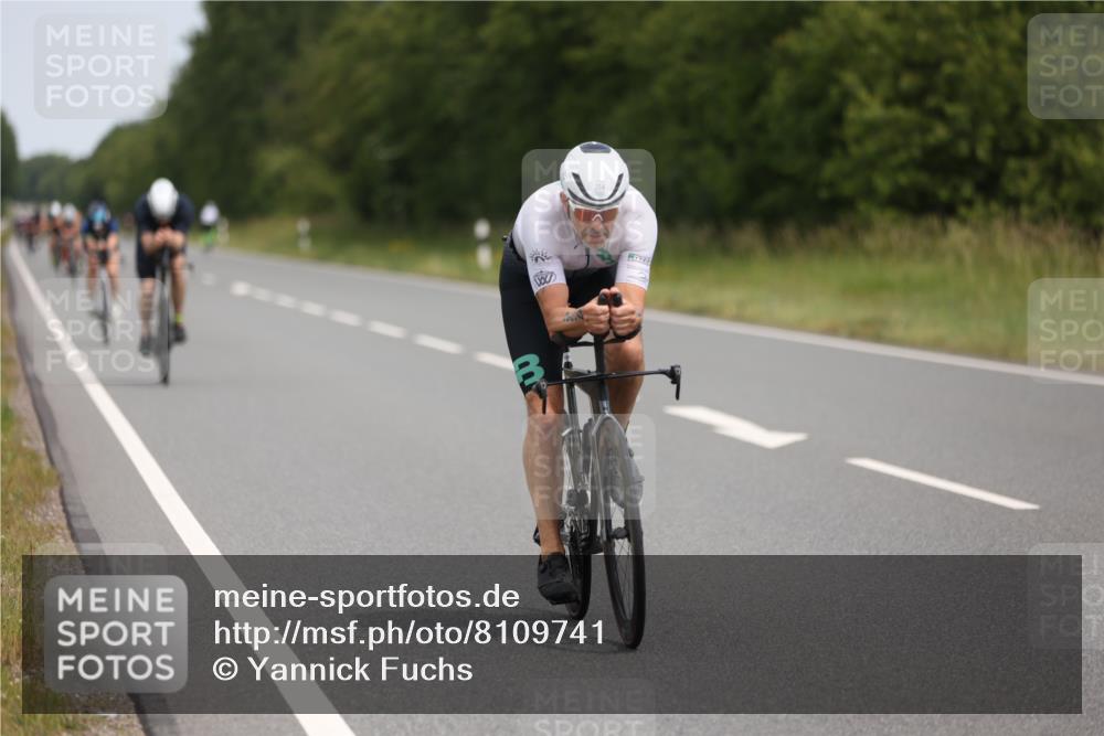 22.06.2025 - Viking Triathlon Yannick Fuchs http://msf.ph/oto/8109741 22.06.2025 12:14:46 Radfahren 182, 210, 241, 254, 329, 353, 358, 411 meine-sportfotos.de