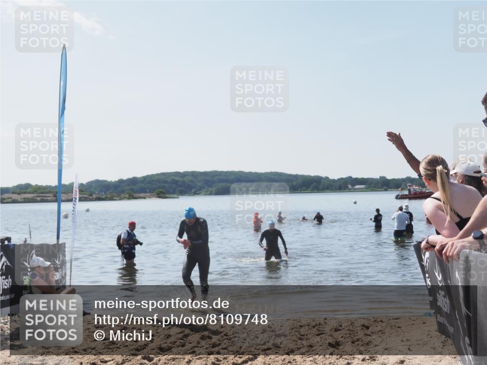 22.06.2025 - Viking Triathlon MichiJ http://msf.ph/oto/8109748 22.06.2025 10:59:11 Schwimmen 222, 234 meine-sportfotos.de