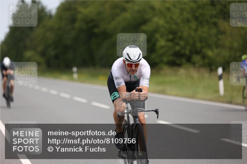 22.06.2025 - Viking Triathlon Yannick Fuchs http://msf.ph/oto/8109756 22.06.2025 12:14:46 Radfahren 182, 210, 241, 254, 329, 353, 358, 411 meine-sportfotos.de