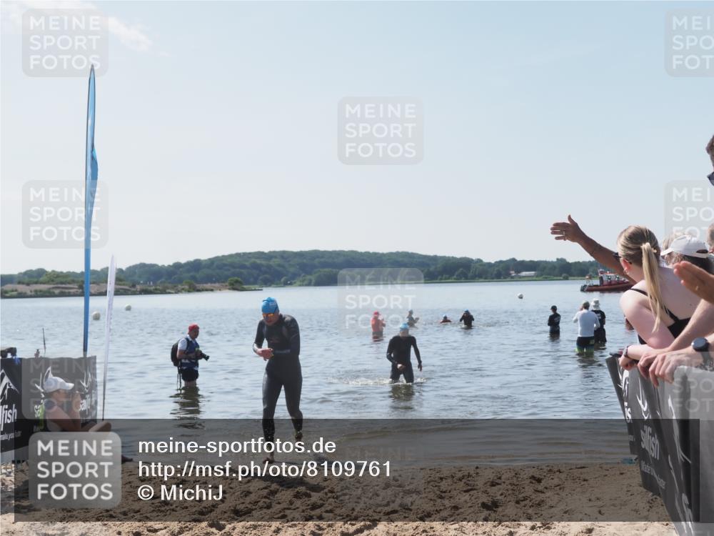 22.06.2025 - Viking Triathlon MichiJ http://msf.ph/oto/8109761 22.06.2025 10:59:11 Schwimmen 222, 234 meine-sportfotos.de