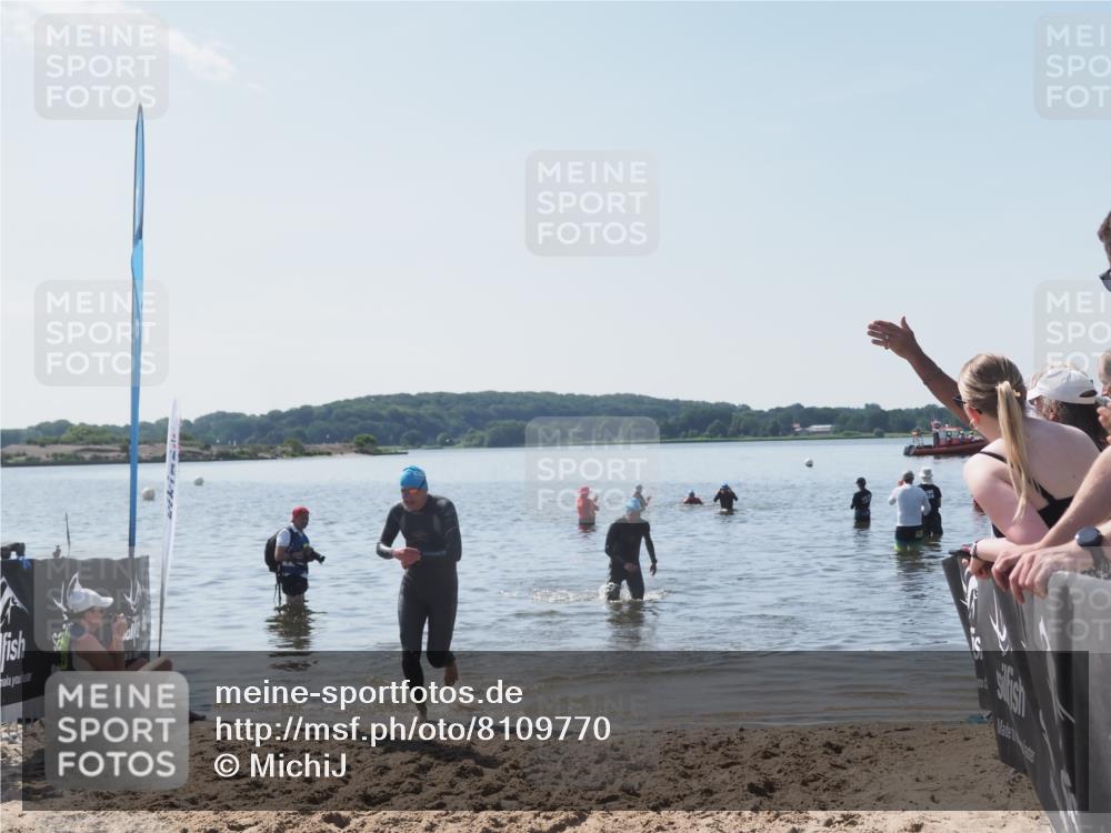 22.06.2025 - Viking Triathlon MichiJ http://msf.ph/oto/8109770 22.06.2025 10:59:11 Schwimmen 222, 234 meine-sportfotos.de