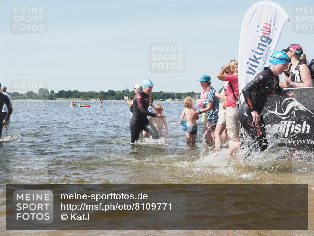 22.06.2025 - Viking Triathlon KatJ http://msf.ph/oto/8109771 22.06.2025 10:39:00 Schwimmen 26, 40, 57, 79, 148, 181, 185, 210, 211, 295, 336, 351, 408, 416, 451, 654 meine-sportfotos.de