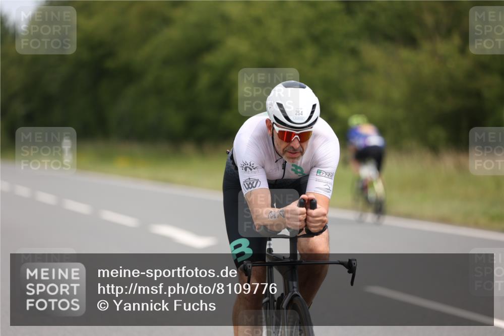 22.06.2025 - Viking Triathlon Yannick Fuchs http://msf.ph/oto/8109776 22.06.2025 12:14:47 Radfahren 182, 210, 254, 329, 353, 358, 376, 411 meine-sportfotos.de
