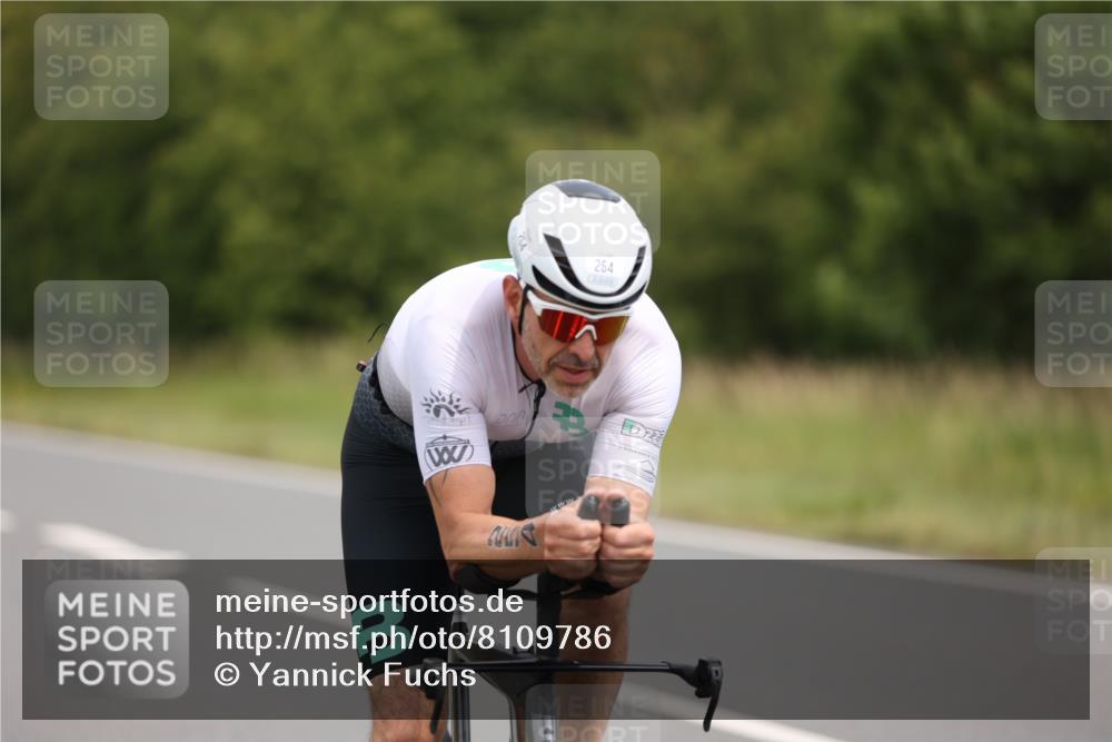 22.06.2025 - Viking Triathlon Yannick Fuchs http://msf.ph/oto/8109786 22.06.2025 12:14:47 Radfahren 182, 210, 254, 329, 353, 358, 376, 411 meine-sportfotos.de