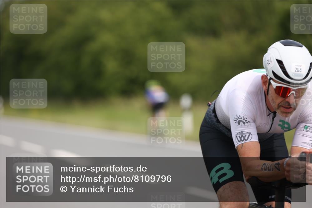 22.06.2025 - Viking Triathlon Yannick Fuchs http://msf.ph/oto/8109796 22.06.2025 12:14:47 Radfahren 182, 210, 254, 329, 353, 358, 376, 411 meine-sportfotos.de