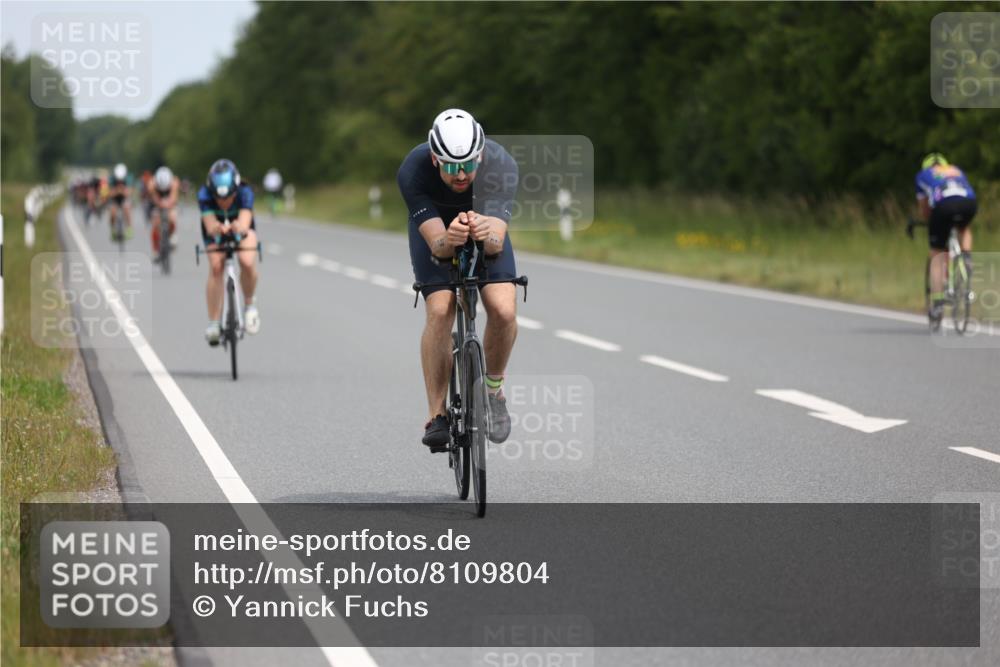 22.06.2025 - Viking Triathlon Yannick Fuchs http://msf.ph/oto/8109804 22.06.2025 12:14:48 Radfahren 182, 210, 254, 329, 353, 358, 376, 411 meine-sportfotos.de