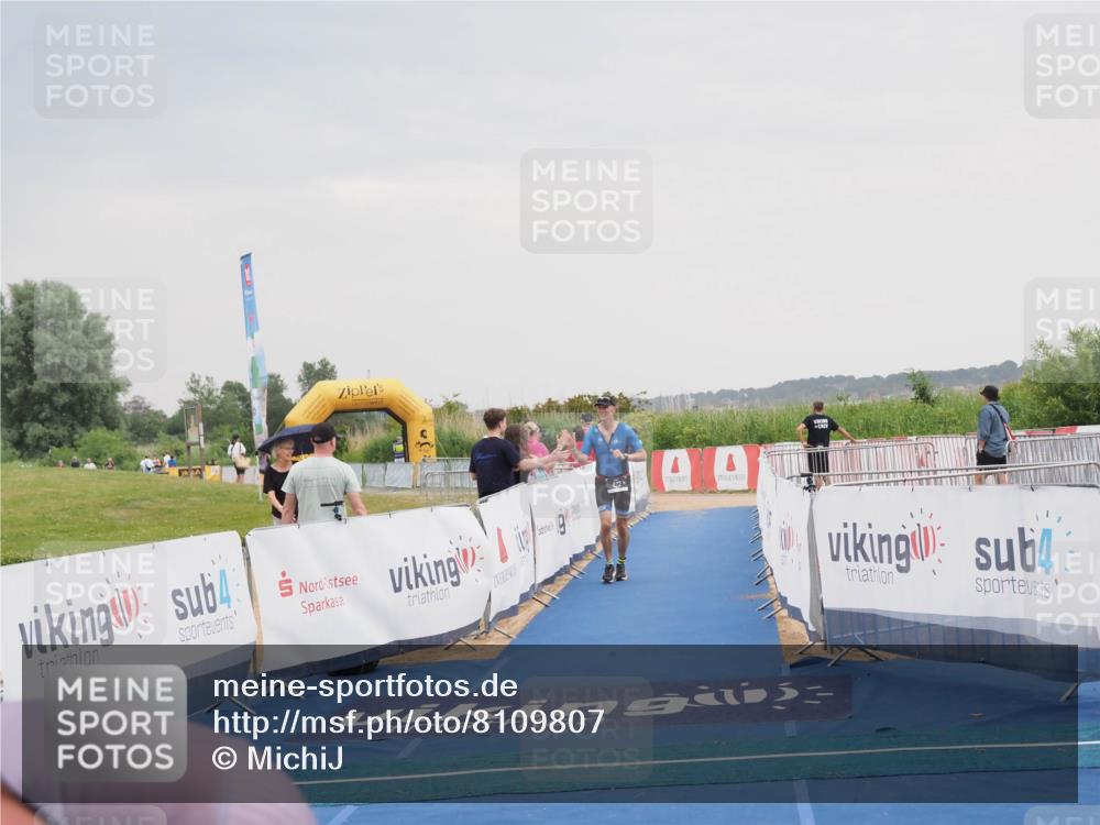 22.06.2025 - Viking Triathlon MichiJ http://msf.ph/oto/8109807 22.06.2025 16:38:55 Ziel 422 meine-sportfotos.de