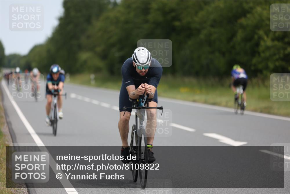 22.06.2025 - Viking Triathlon Yannick Fuchs http://msf.ph/oto/8109822 22.06.2025 12:14:48 Radfahren 182, 210, 254, 329, 353, 358, 376, 411 meine-sportfotos.de