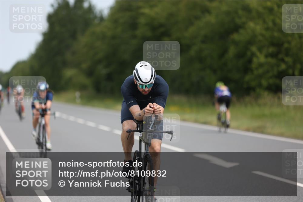 22.06.2025 - Viking Triathlon Yannick Fuchs http://msf.ph/oto/8109832 22.06.2025 12:14:48 Radfahren 182, 210, 254, 329, 353, 358, 376, 411 meine-sportfotos.de